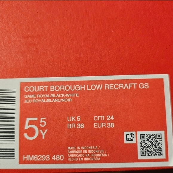 Nike Blue and Black Sneakers - Picture 2 of 4